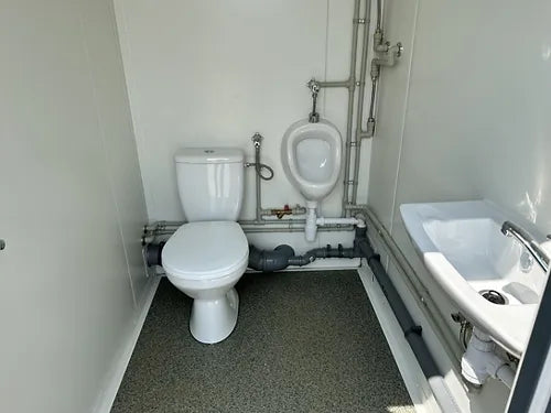 Contenedor Sanitario con 3 Cabinas