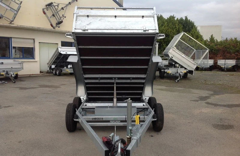Remolque basculante de alta resistencia Lider, PTAC 1500 kg, ejes dobles con freno