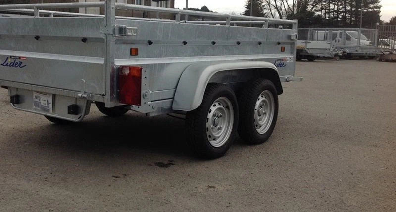 Remolque basculante de alta resistencia Lider, PTAC 1500 kg, ejes dobles con freno